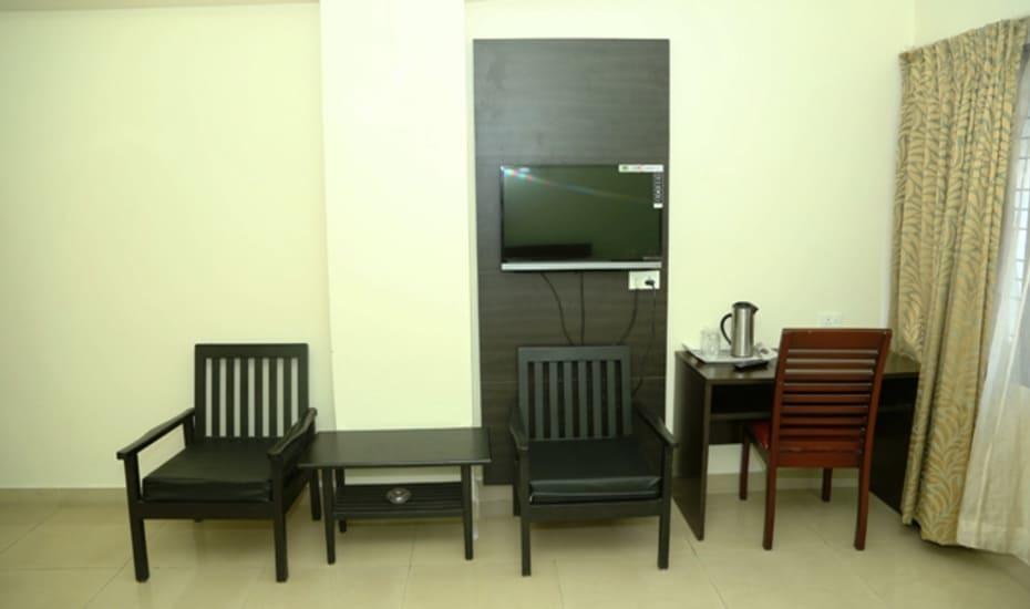 Sri Srinivasa Residency Hotel Kadapa Exterior photo