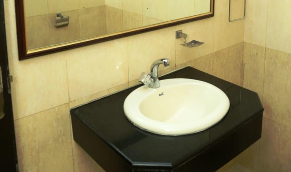 Sri Srinivasa Residency Hotel Kadapa Exterior photo